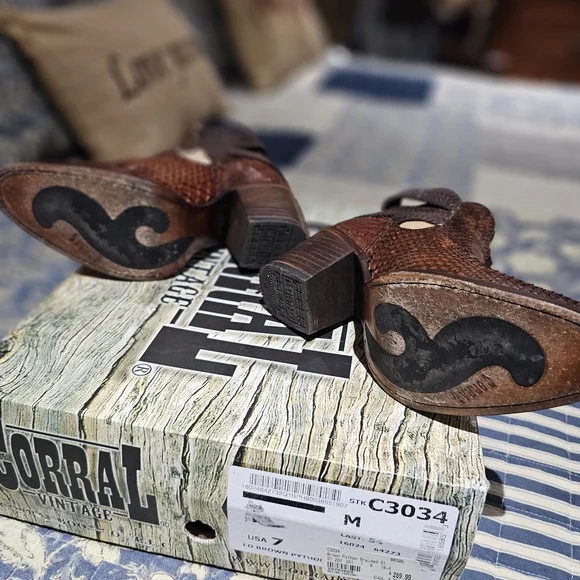 Womens Corral Python Shoe Ankle Boots, Size 7 - Picture 5 of 7